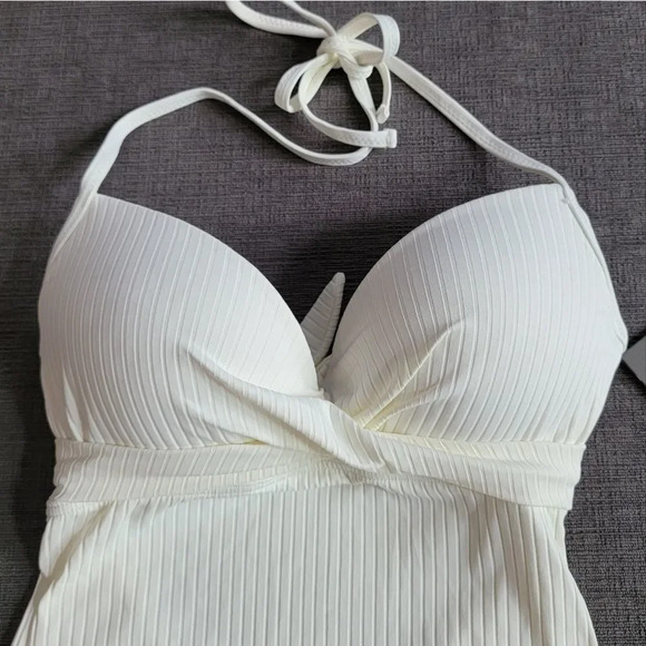Vince Camuto Ivory Halter Wrap Front Molded Cups One Piece Women's Swims… - Picture 3 of 16